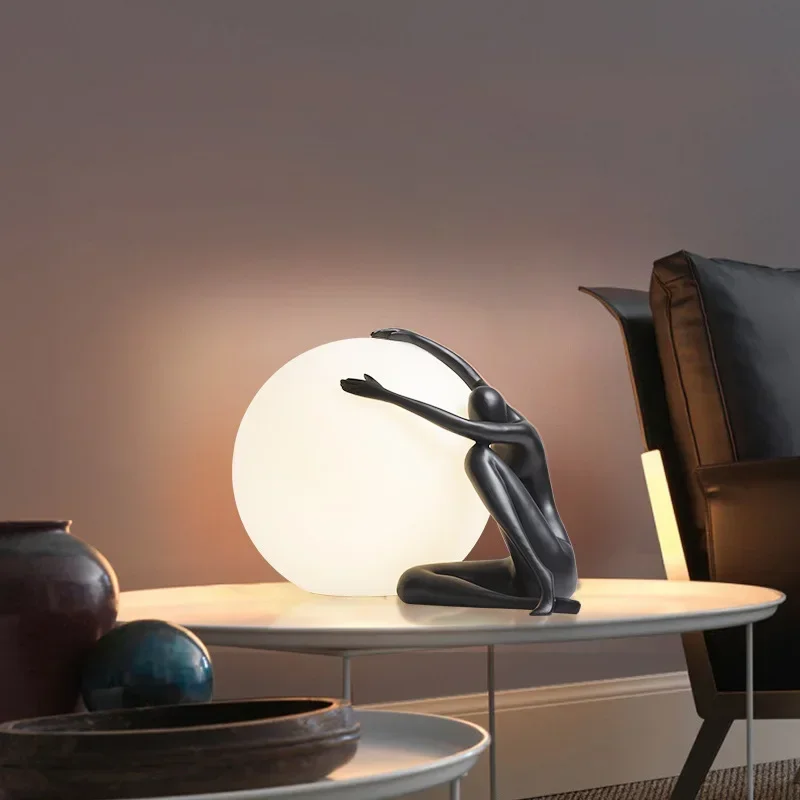 Resin Art In Floor - Nordic Art Stehlampe Abstrakte Humanoiden Halten