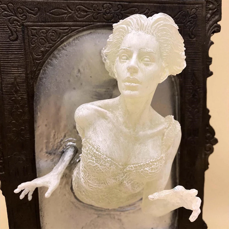 Halloween-Geist in der Spiegel – Resin Art For Photo Frame Bewertung und Preis